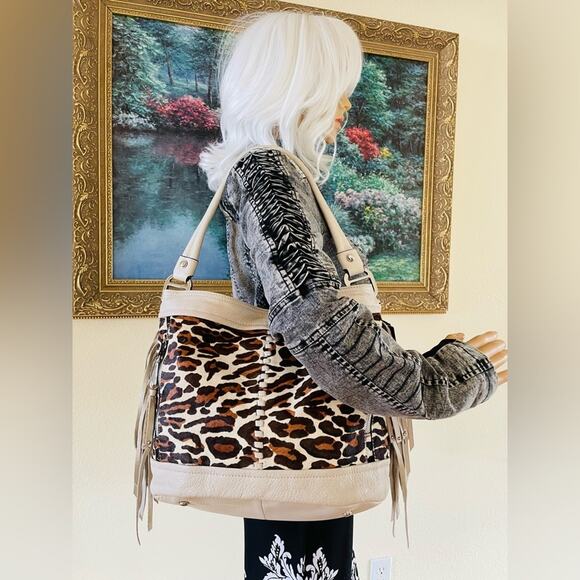 NWT B. Makowsky stone leopard bucket hobo tote shoulder bag - Picture 3 of 10